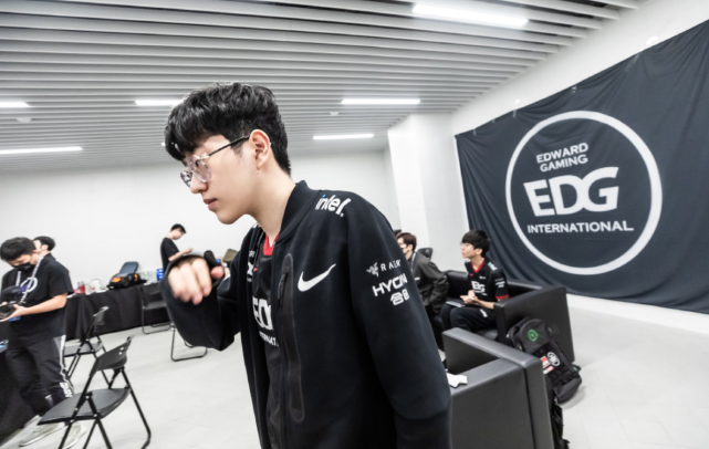 正是琼斯在 正是琼斯在