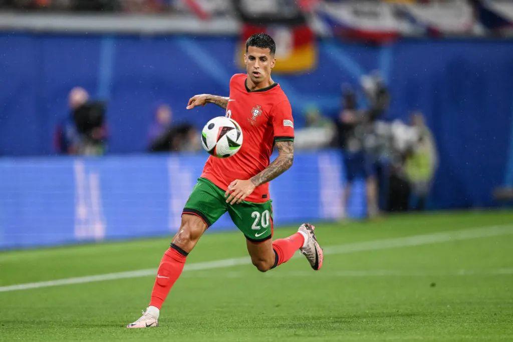 特别是在伊 特别是在伊